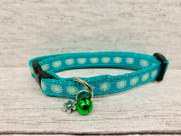 Daisy Print Puppy/Small Dog Collar